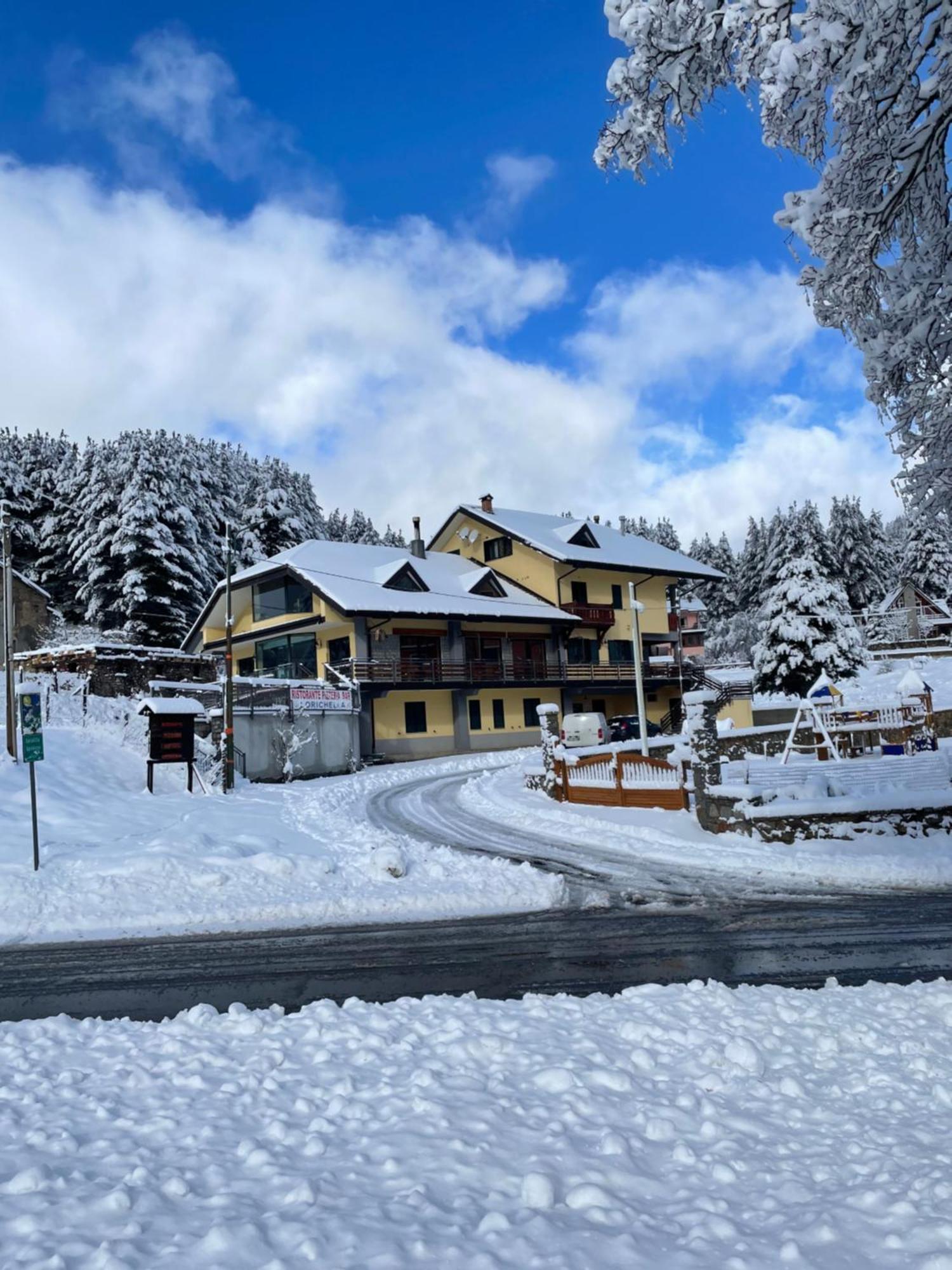 Fd Lorichella Hotel Lorica Exterior foto